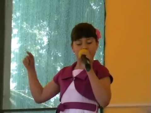 Tecuci -BEATRICE CIOLAN  in  spectacolul organizat de 1 iunie,in Parcul ''1Mai''