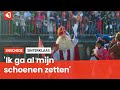 Sinterklaas door honderden kinderen ontvangen in de haven van Enschede