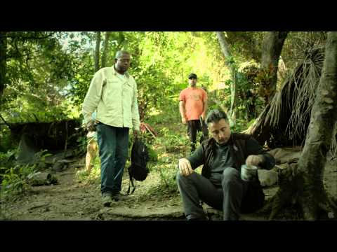A Dark Truth (Featurette)