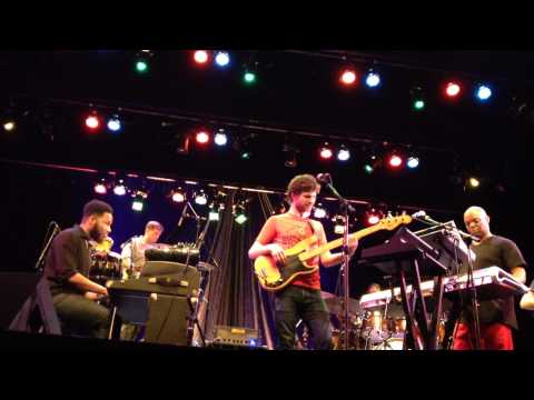 Snarky Puppy - Flood (Live)