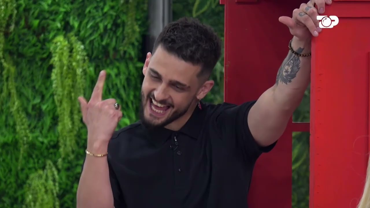 Më keni munguar shumë, më ka marrë malli…/ Gimbo i emocionuar bisedon në telefon me motrën e tij