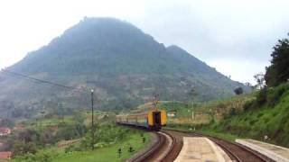 preview picture of video 'Train Railway : Serayu Passing Lebakjero'