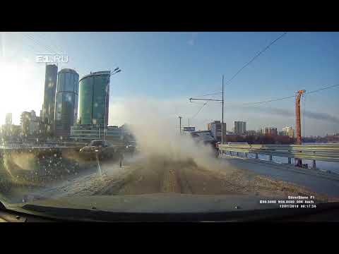 Range Rover попал в ловушку