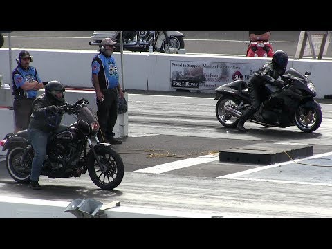 The power of Hayabusa vs Harley Davidson - drag racing
