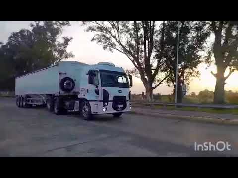CAMIONES EN CRUCE DE RP158 Y RN19 , SAN FRANCISCO , CORDOBA , ARGENTINA , VIDEO 176 . SUSCRIBITE !!