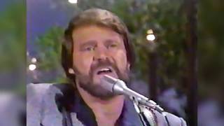 Ray Stevens - &quot;Everything Is Beautiful&quot; Live with Glen Campbell