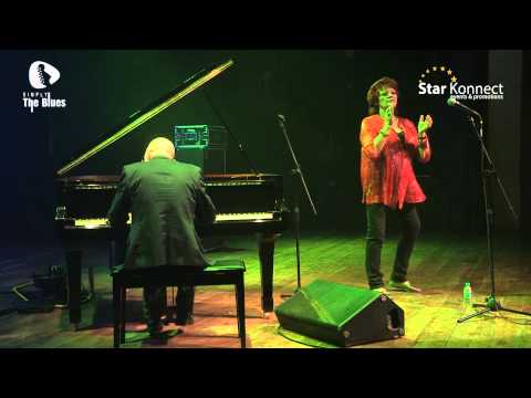 "King Size Papa" -- King size Blues by DANA GILLESPIE at "Simply The Blues,in Mumbai, India