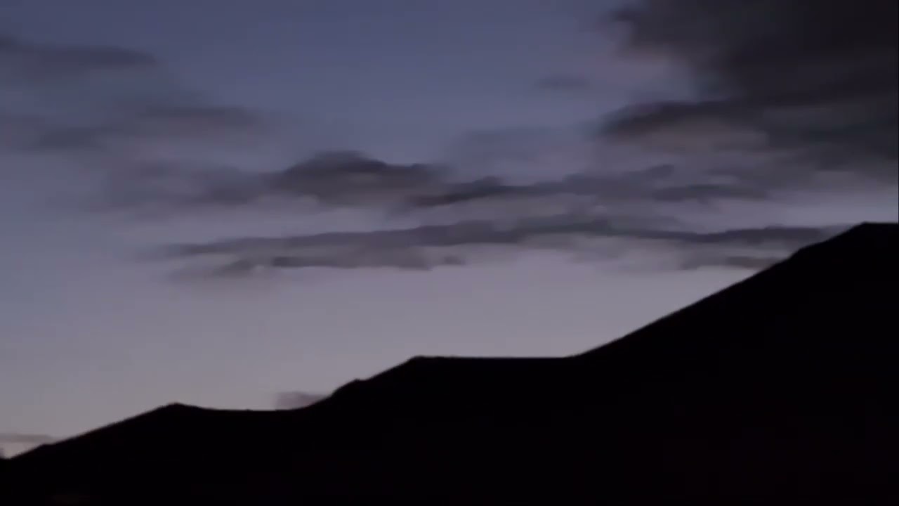 Jellyfish UAP in the Pacific Northwest Sky || ViralHog