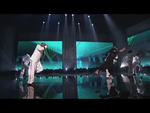 Psy and MC Hammer do Gangnam Style mashup at American Music Awards