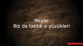 Model-Sen Ona Aşıksın lyrics