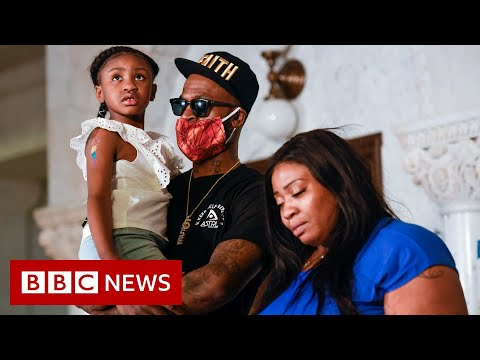 ジョージ・フロイド死去。米国では大規模な抗議が相次ぐが、暴力は減少 - BBC ニュース (George Floyd death: More large protests in US but violence falls - BBC News)