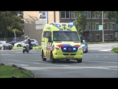 ambulance 11126 met spoed naar verschillende meldingen in Zaandam
