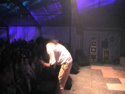 TAÏRO backed by Alex PANAME SOUND - Aime La Vie @ UDAZKENEKO BESTAK 2011 by goOk