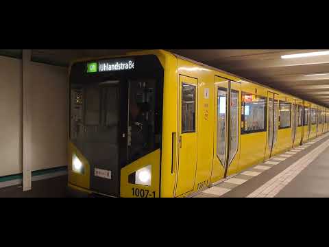 Berliner U-Bahn U1 und U3 am Winttenberg Platz (Februar)2023