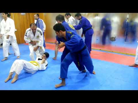 Demonstrating the REAL AIKIDO #2 🥋🇦🇿