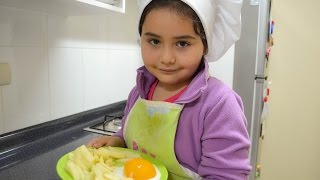 Huevos con papas fritas 