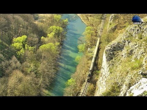 LDH 82-0561-9 & R3076 Oradea-Cluj Napoca in Defileul Crisului Repede`s Canyon - 29 March 2017