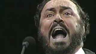 Video thumbnail of "Luciano Pavarotti. 1987. La donna è mobile. Madison Square Garden. New York"