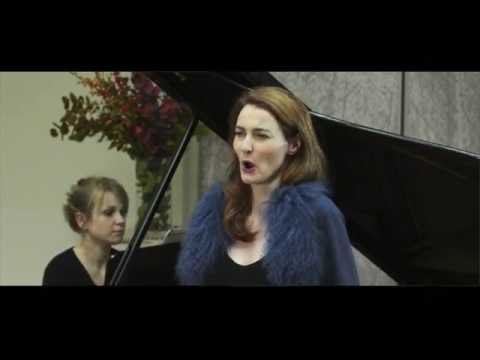 Christine Tocci, Mezzo-Soprano - L'heure espagnole (Maurice Ravel)