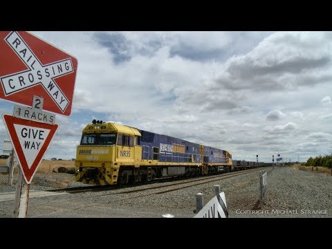 4PM4 Pacific National Steel Wagons & Containers - PoathTV Australian Trains