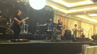Marillion Soundcheck - Cover My Eyes
