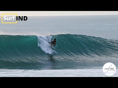 the locals and the joes, Uluwatu 19 Juni 2022. Bali surfing