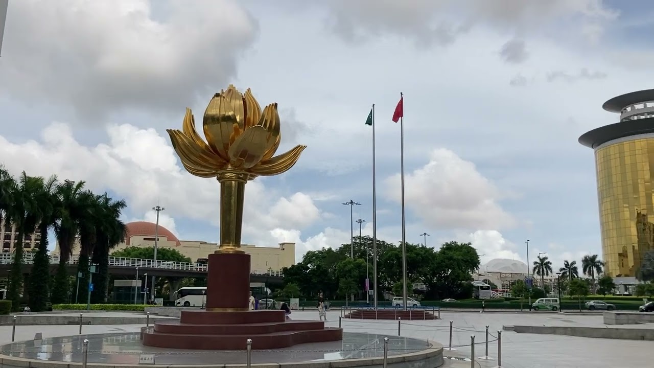 Lotus Square walk – a Macau landmark tour