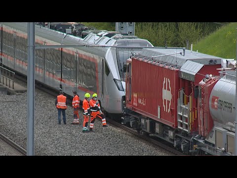 Schachen bei Herisau: Rauchentwicklung an SOB-Zug löst Feuerwehreinsatz aus.