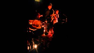 Kelly med Amason gästsaxofon moi björn almgren