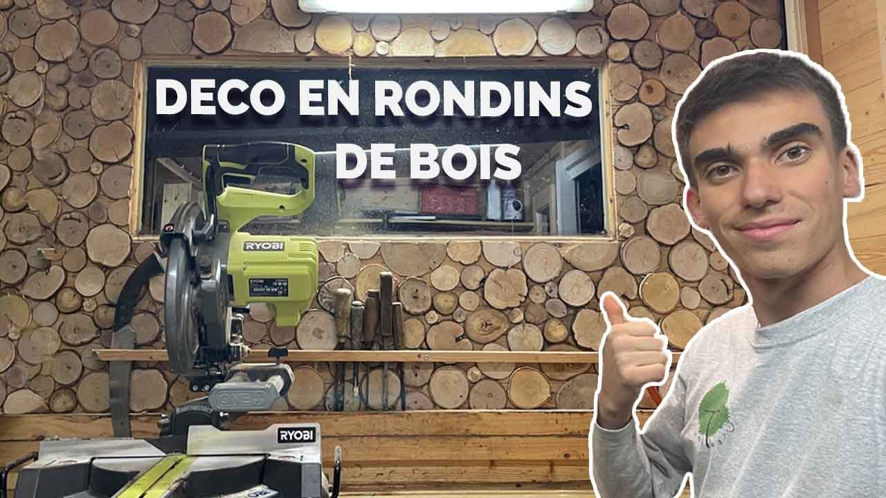 Décoration d'un mur en rondins de bois