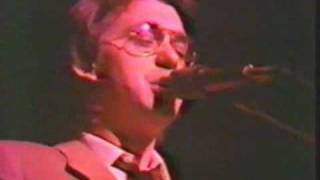 01 Serú Girán - Parado en el medio de la vida