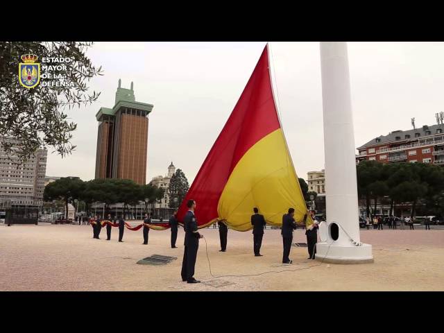 Vídeo relacionado con ROMA RETAIL 10 Bolígrafos (5 azules y 5 verdes) con la bandera de España. Tinta azul