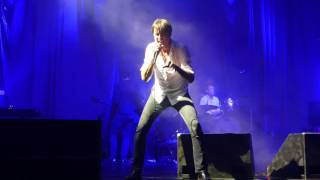 "Pale Snow" & "I Don't Know How To Reach You" - Suede Live in Hong Kong 2016