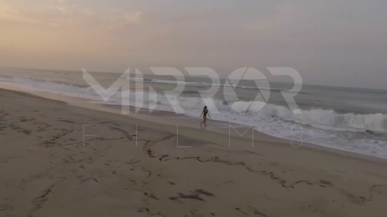 Bella Mujer en playa de Colombia P6