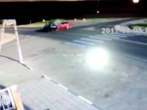 Пьяные подростки на автомобиле покалечили женщину
