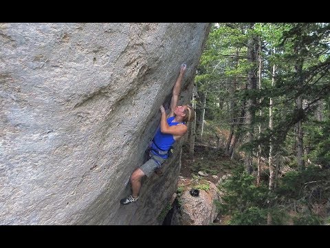 Cameron Hörst climbing Throwin' the Houlihan (Wild Iris, WY)