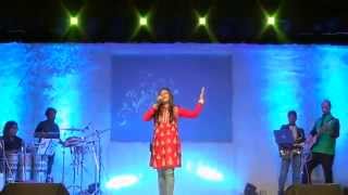 Aishwarya Sings Timeless- Raat Akeli Hai - YouTube