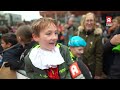 Sinterklaas komt aan in Alphen: ondanks de regen toch een vol Rijnplein