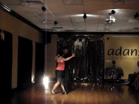 Tango Show Tus Ojos de Cielo