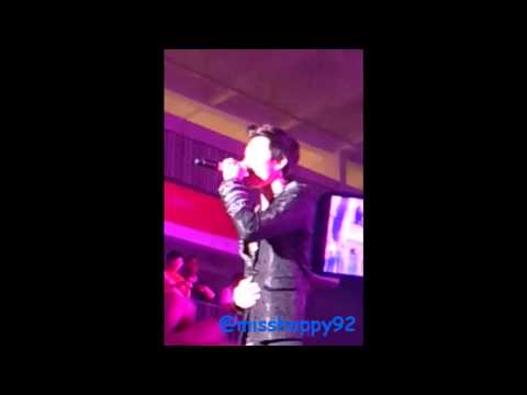 [Fancam] 121211 2012 Asia Super Showcase - 爱不单行 (SJ-M's Zhoumi focused)