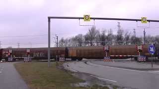 preview picture of video 'Spoorwegovergang Nieuwdorp/ Passage a Niveau/ Railroad-/ Level Crossing/ Bahnübergang'