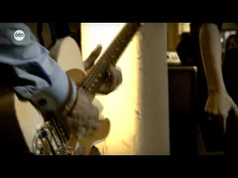 Triggerfinger feat. Natalia - Valerie [The Zutons]