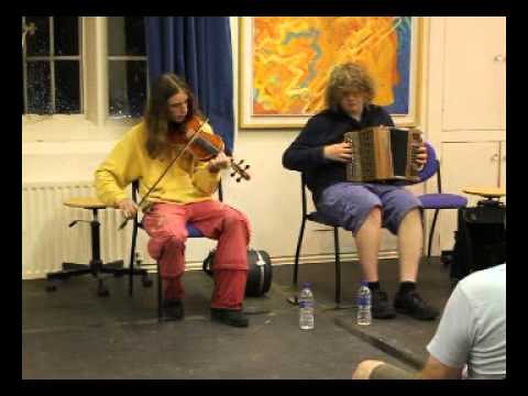 Sam Mabbett & Dylan Cairns-Howarth @ Warwick Folk Festival 2013. Slow tune set.
