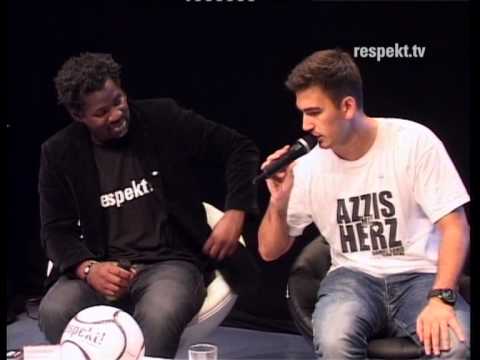 Azzis mit Herz auf der »Respekt!« Bühne