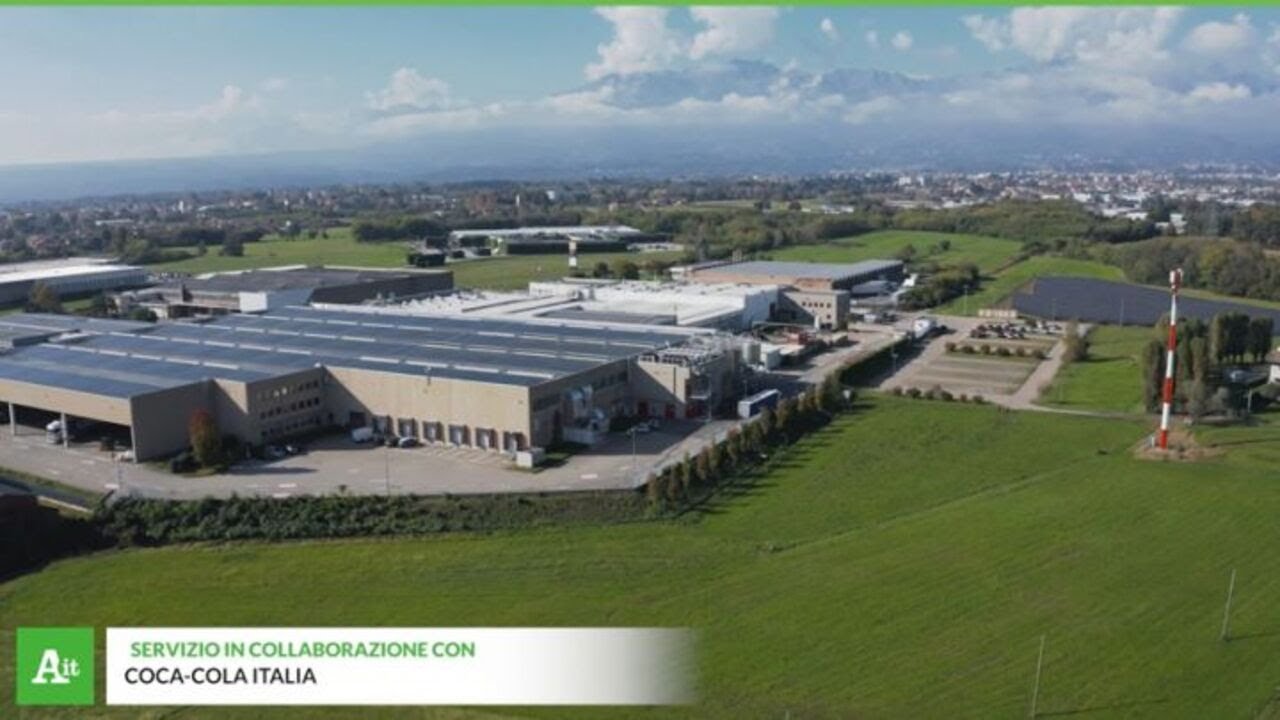 Bottiglie 100% riciclate, Coca-Cola presenta il modello di distribuzione bevande per Milano Cortina