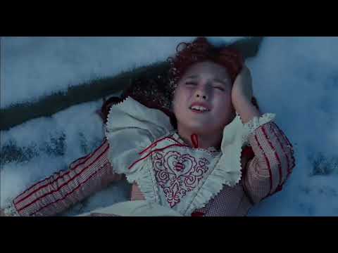 CMV: The Past of Red Queen and White Queen (From Alice Through The Looking Glass)