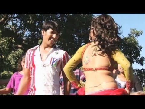 Lehangewali Toryat Aali - Latest Marathi Hot Video Song 2013 - Mumbaichi Porgi Zhadicha Porga