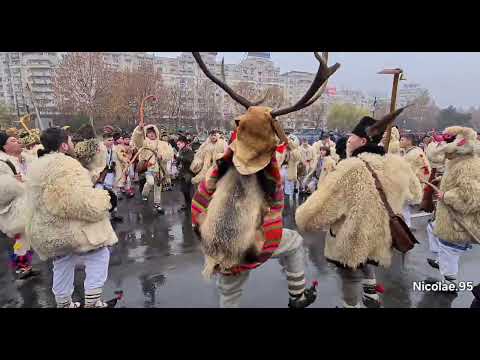 Tradiții și obiceiuri românești de anul nou Plugușorul, Capra, Dansul Ursului, Îngropatul Anului