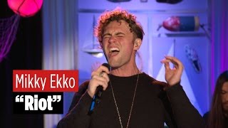 Mikky Ekko Performs &quot;Riot&quot;