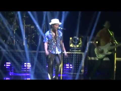 Bruno Mars - Gorilla - Arena Ciudad de México - (02-sep-2014)